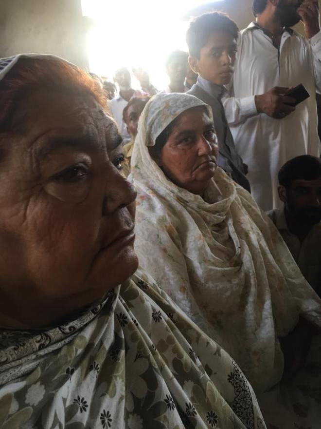 farooq's photo of women